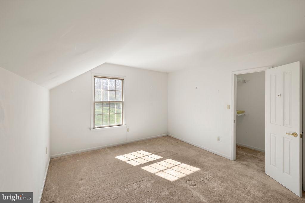 FARMS OF RND TOP - Residential