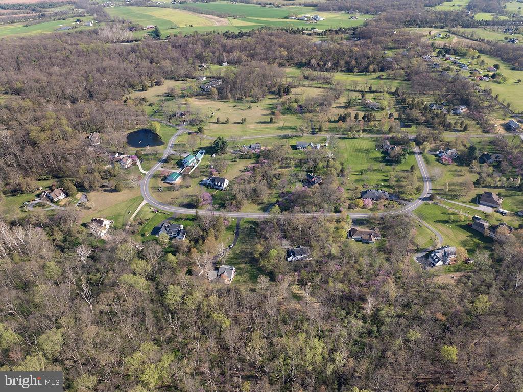 FARMS OF RND TOP - Residential