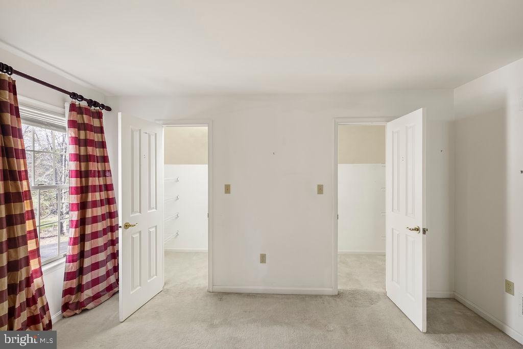 FARMS OF RND TOP - Residential