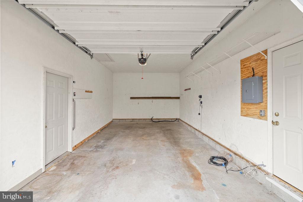 FARMS OF RND TOP - Residential