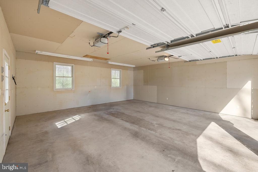 FARMS OF RND TOP - Residential