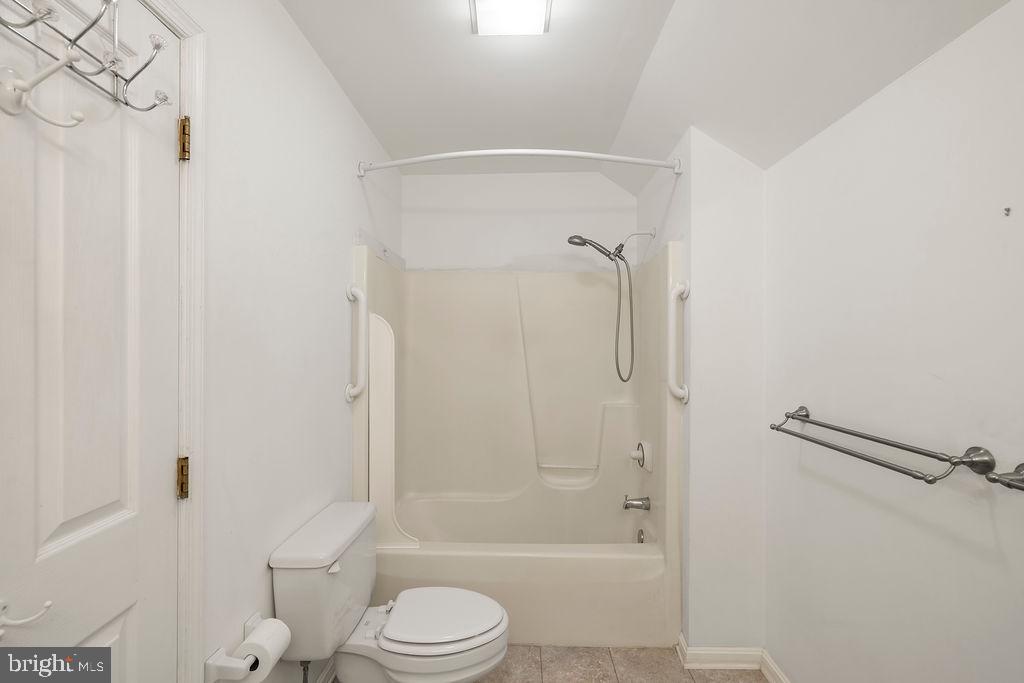 FARMS OF RND TOP - Residential