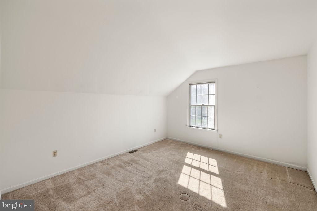 FARMS OF RND TOP - Residential