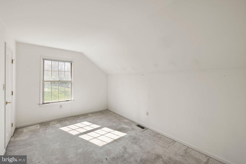 FARMS OF RND TOP - Residential