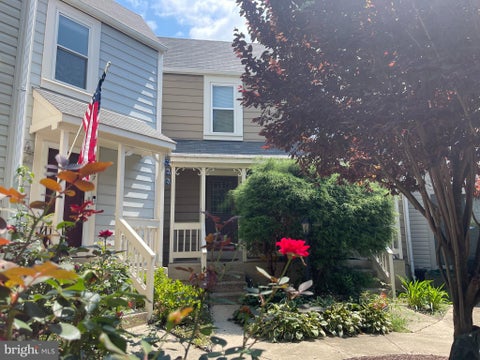 Photo of 5909 Saint Giles Way, ALEXANDRIA, VA 22315 (MLS # VAFX2336460)
