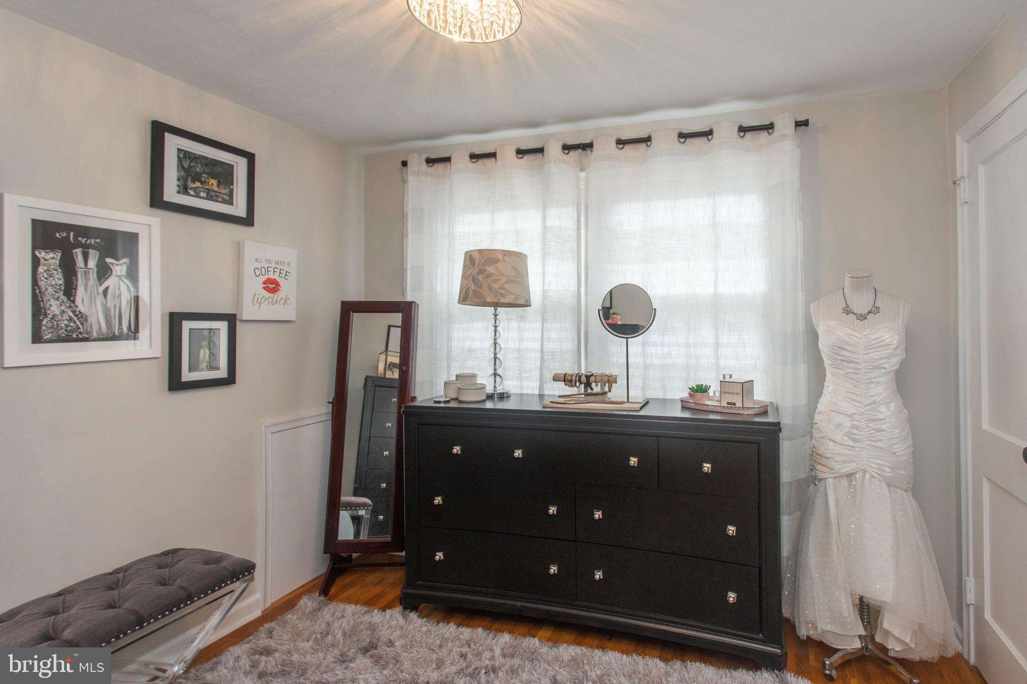 ROXBOROUGH - Residential