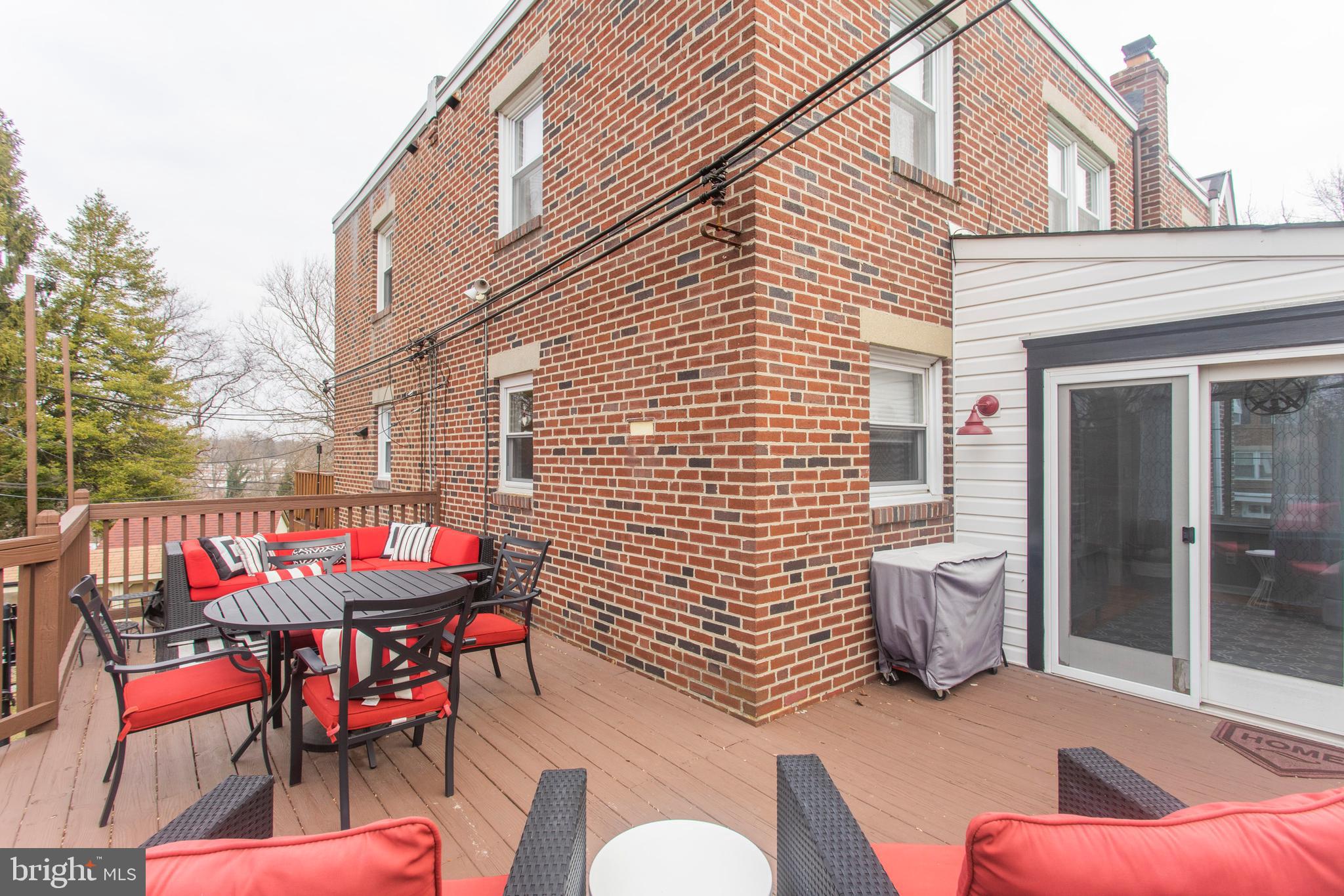 ROXBOROUGH - Residential