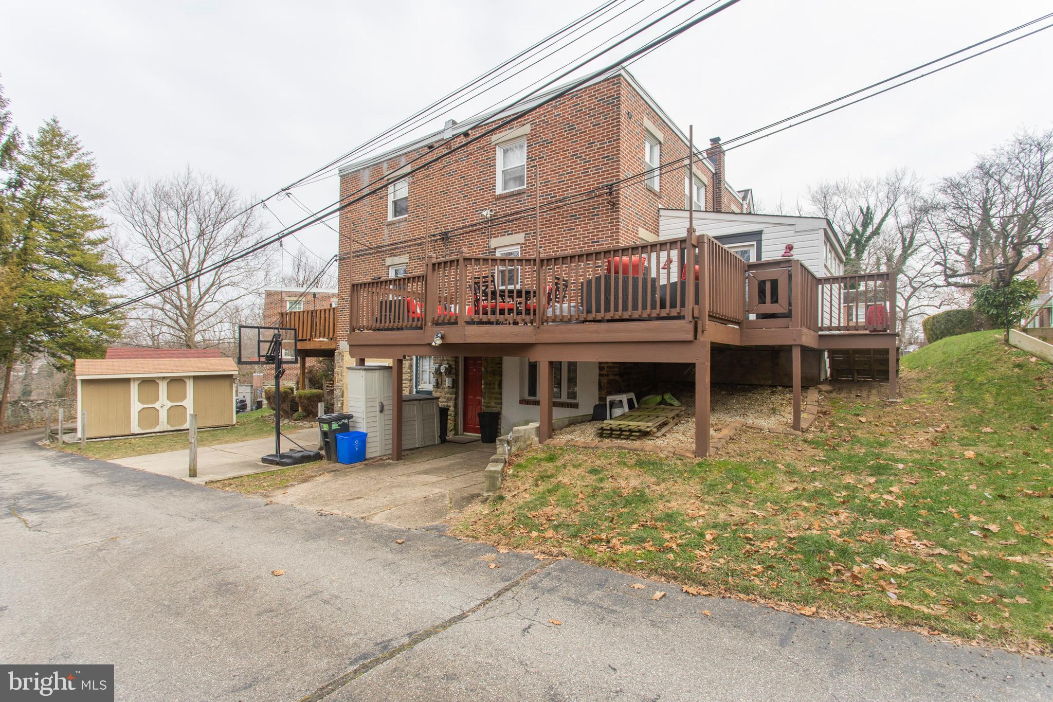 ROXBOROUGH - Residential