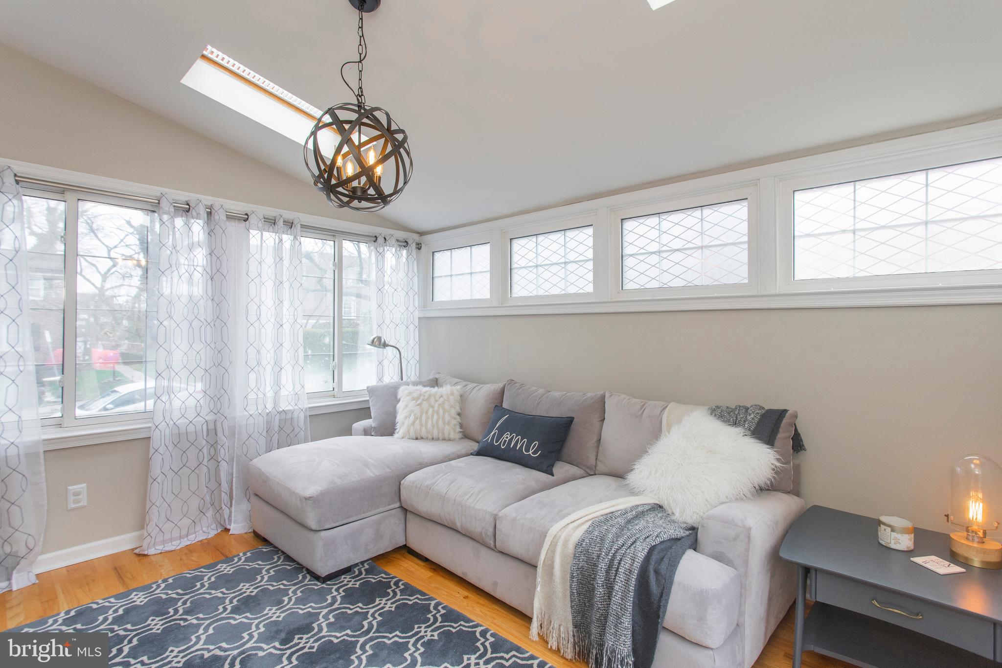 ROXBOROUGH - Residential