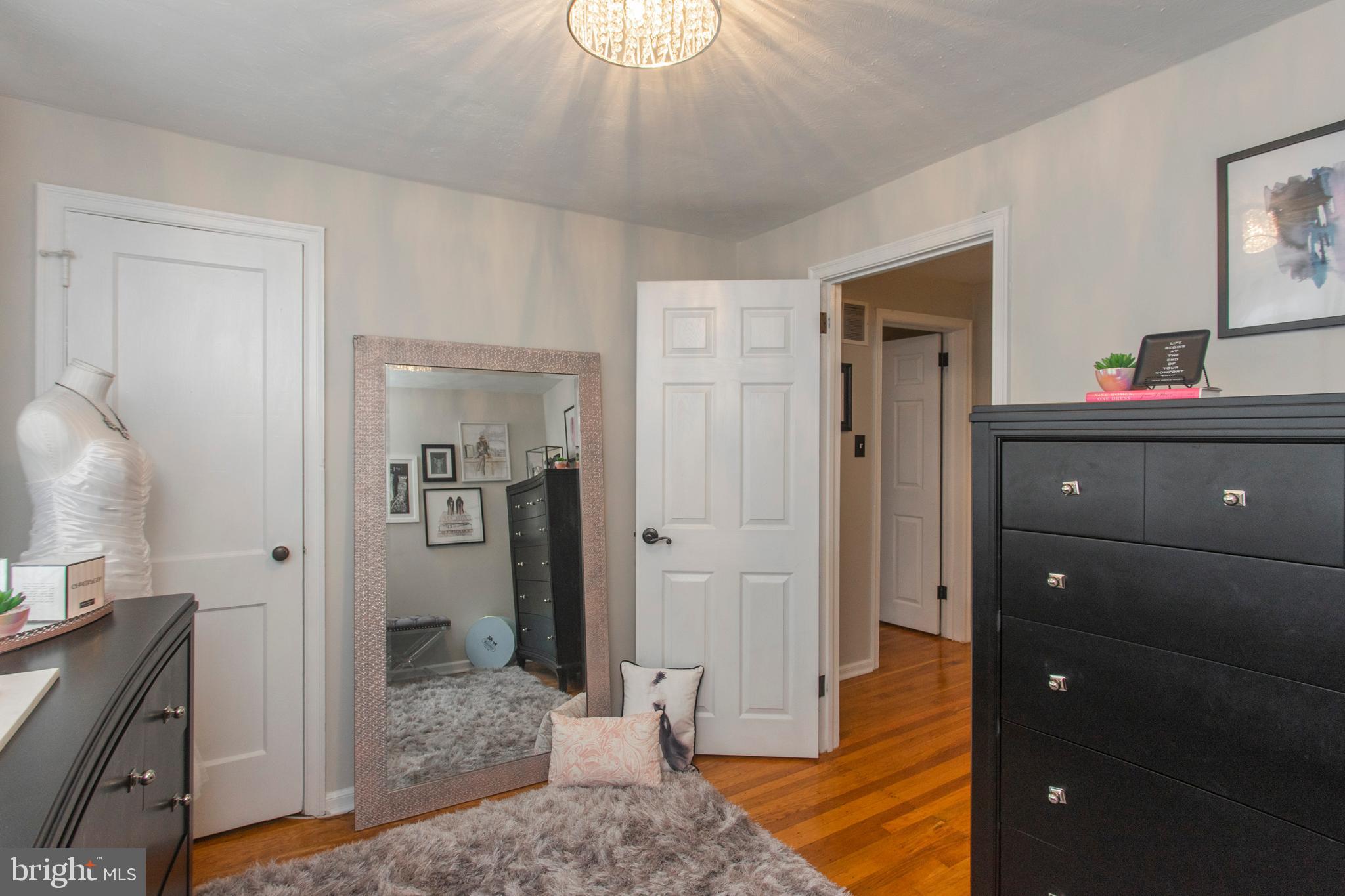 ROXBOROUGH - Residential