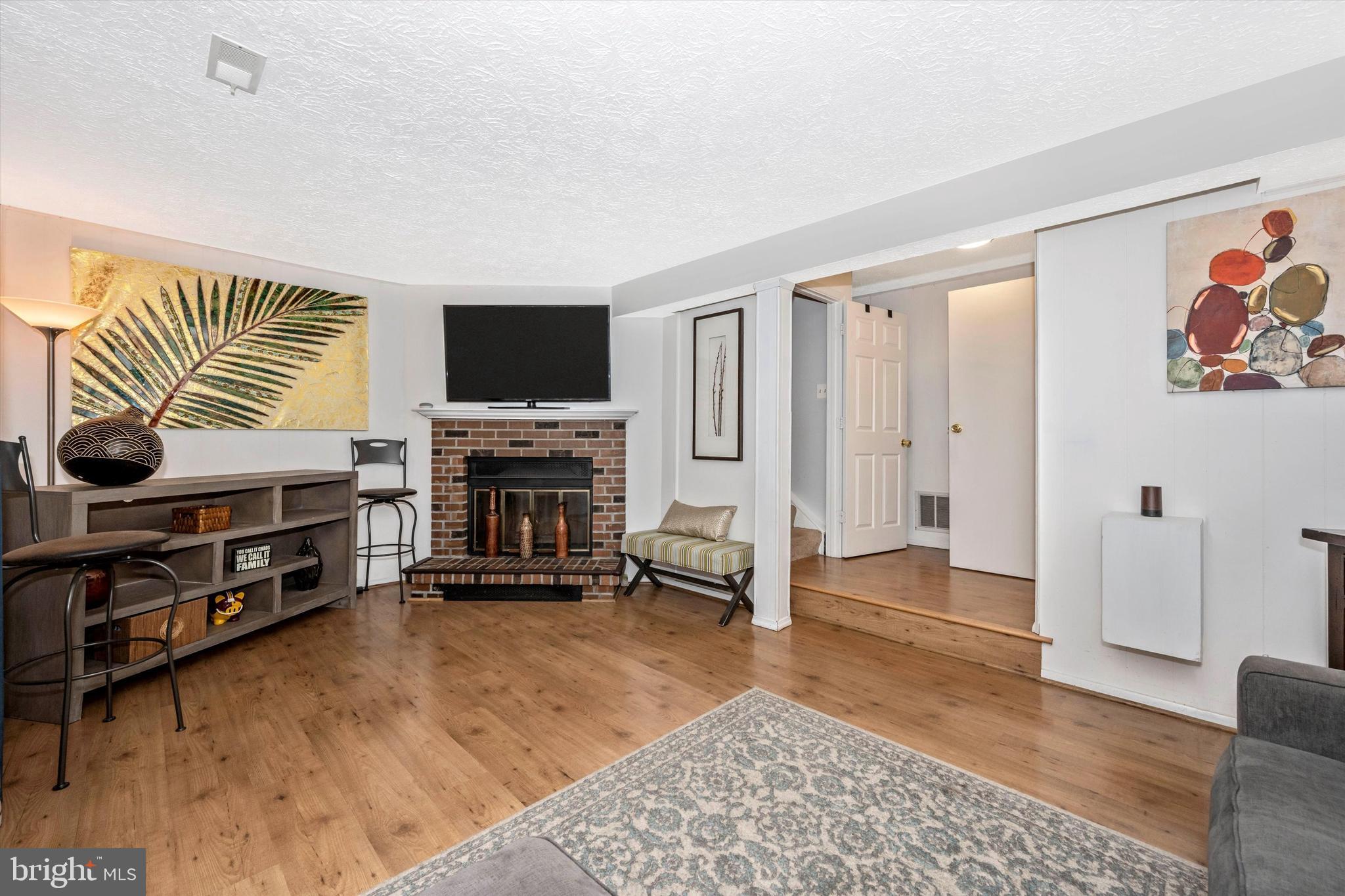 GUNNERS LAKE VILLAGE - Residential