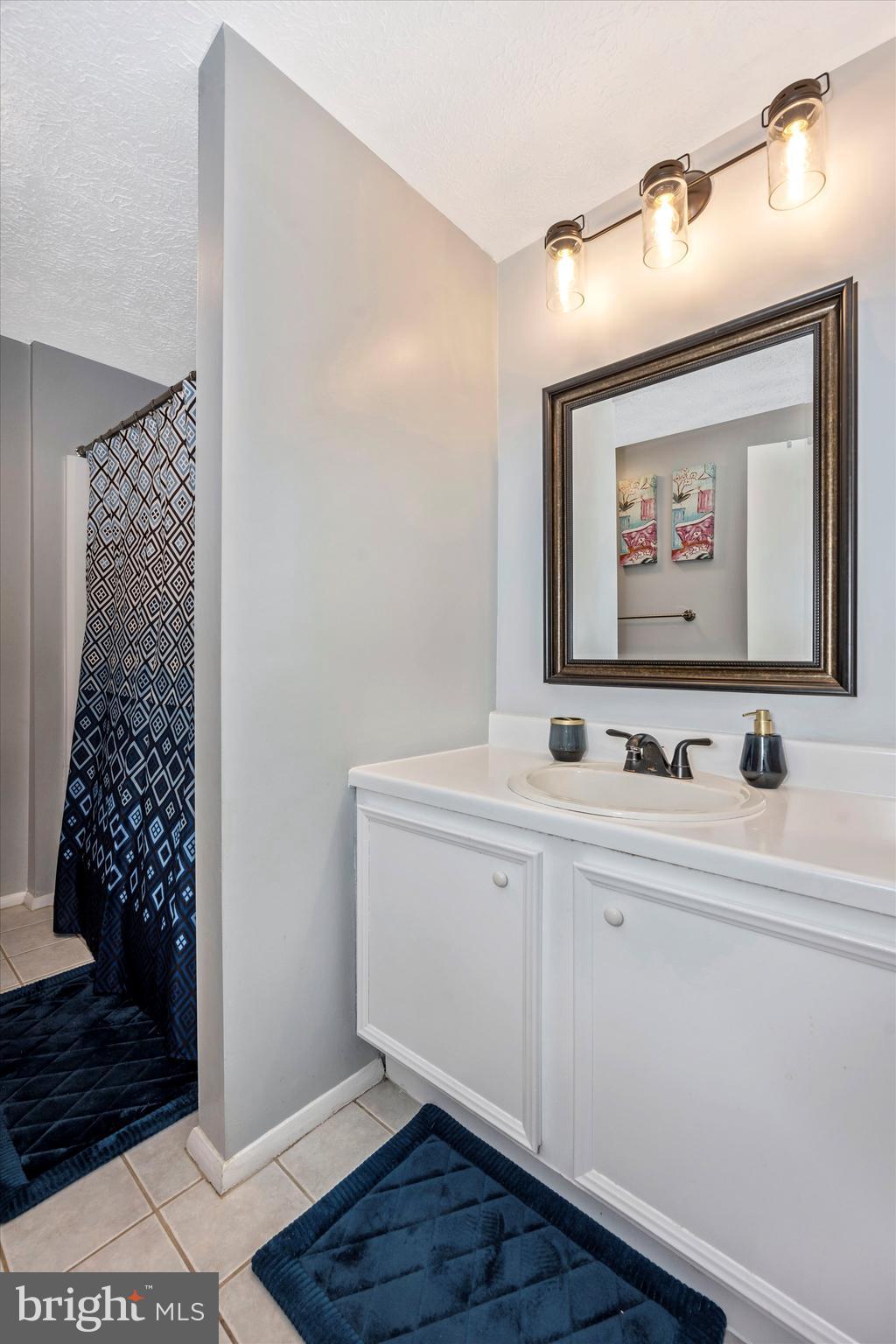 GUNNERS LAKE VILLAGE - Residential