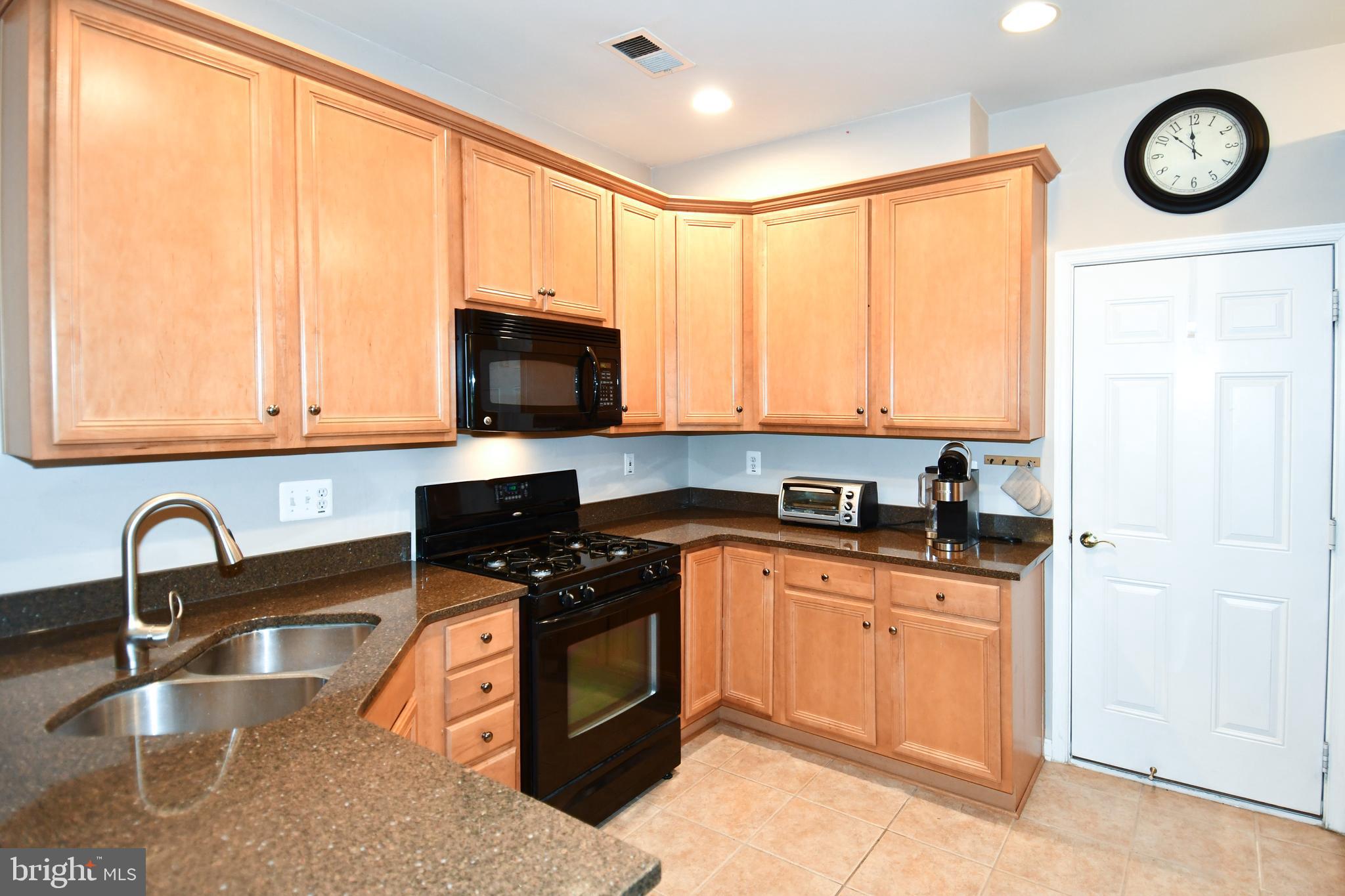 THE TOWNES AT VILLAGE PLACE - Residential