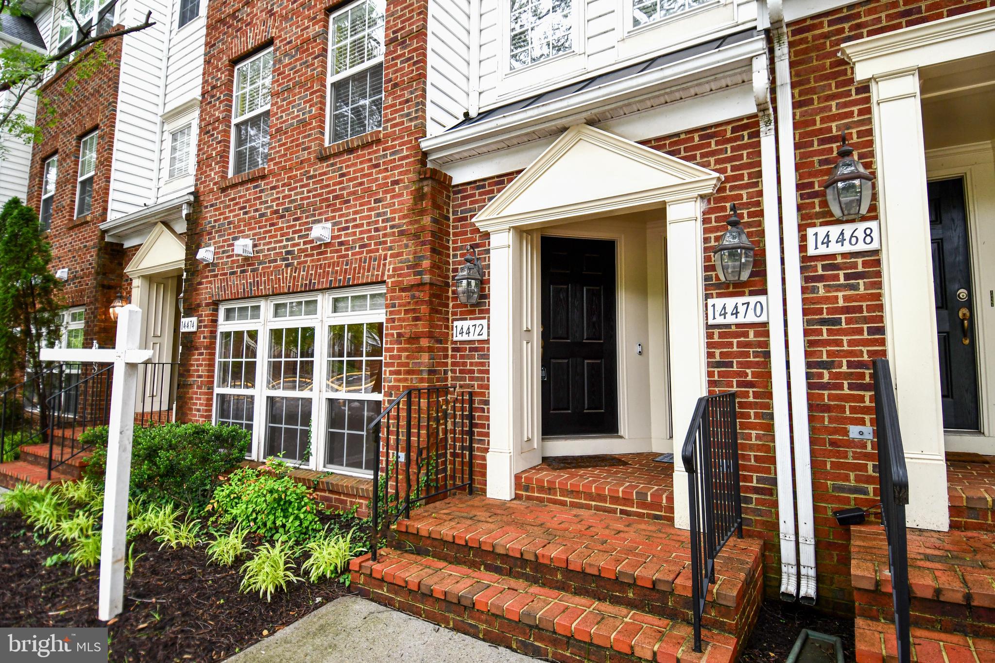 THE TOWNES AT VILLAGE PLACE - Residential