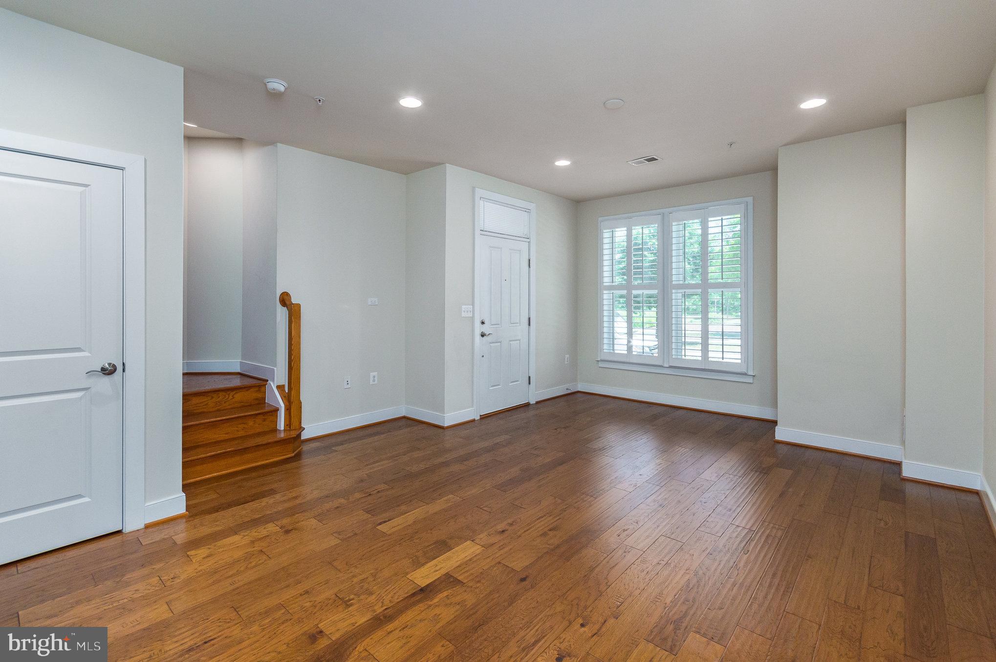 POTOMAC YARD - Residential Lease