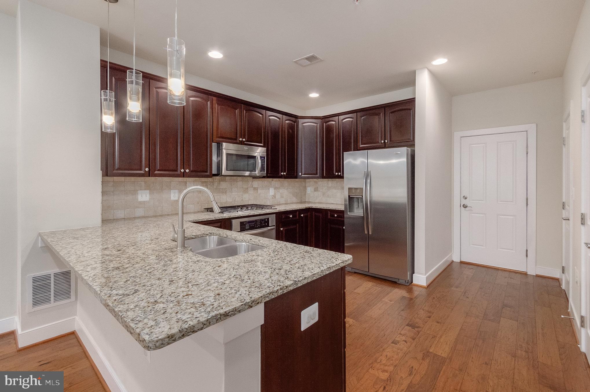 POTOMAC YARD - Residential Lease