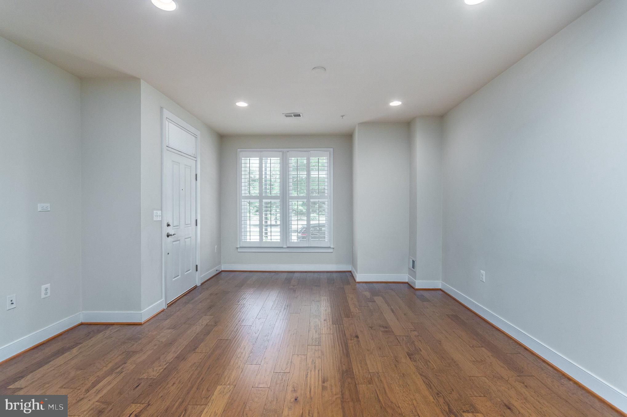 POTOMAC YARD - Residential Lease