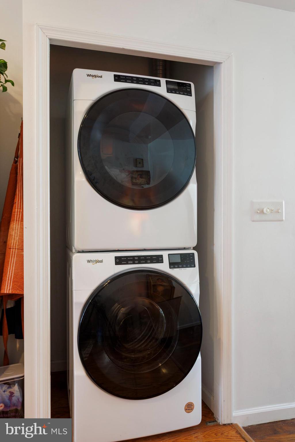 OLDE KENSINGTON - Residential Lease