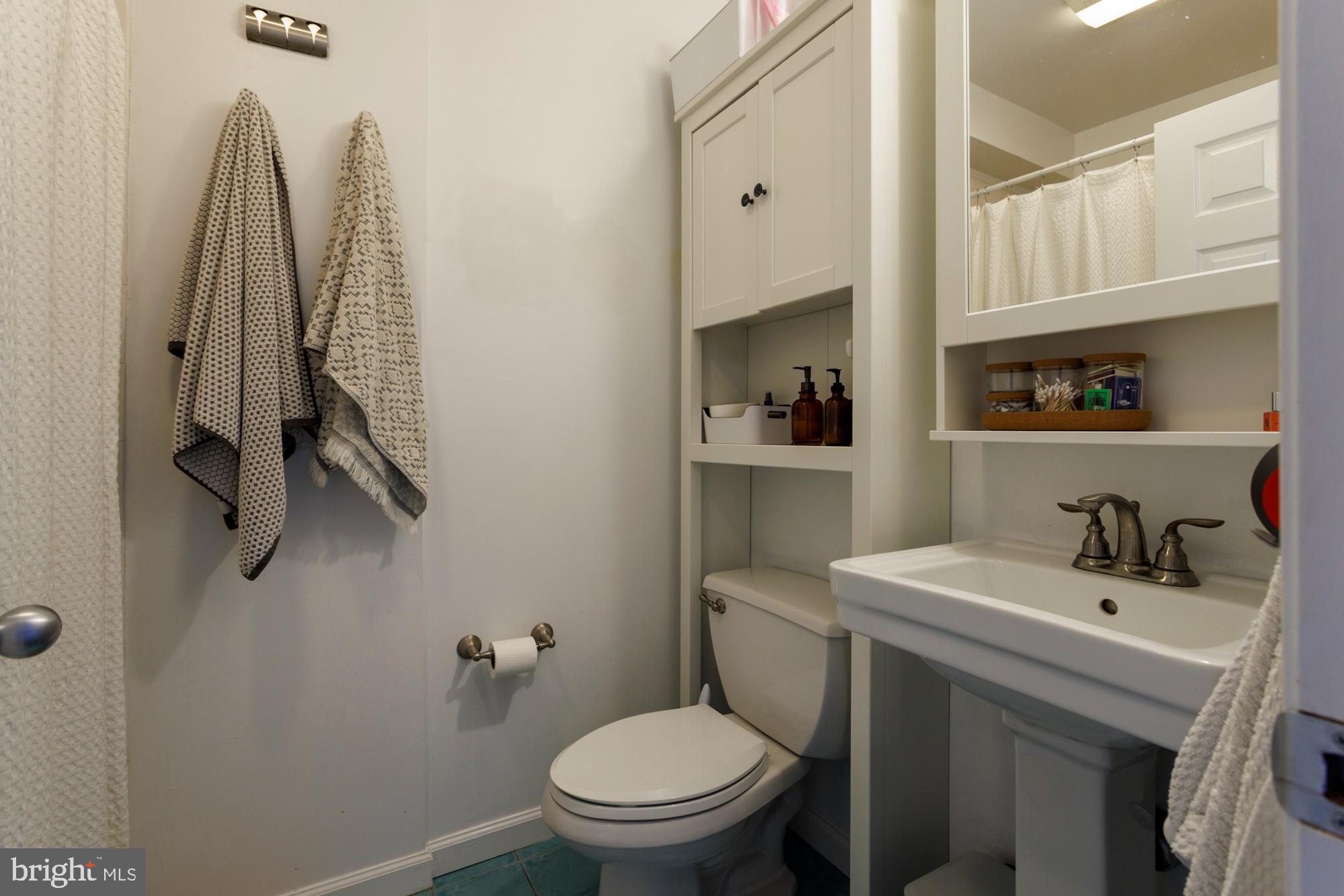 OLDE KENSINGTON - Residential Lease