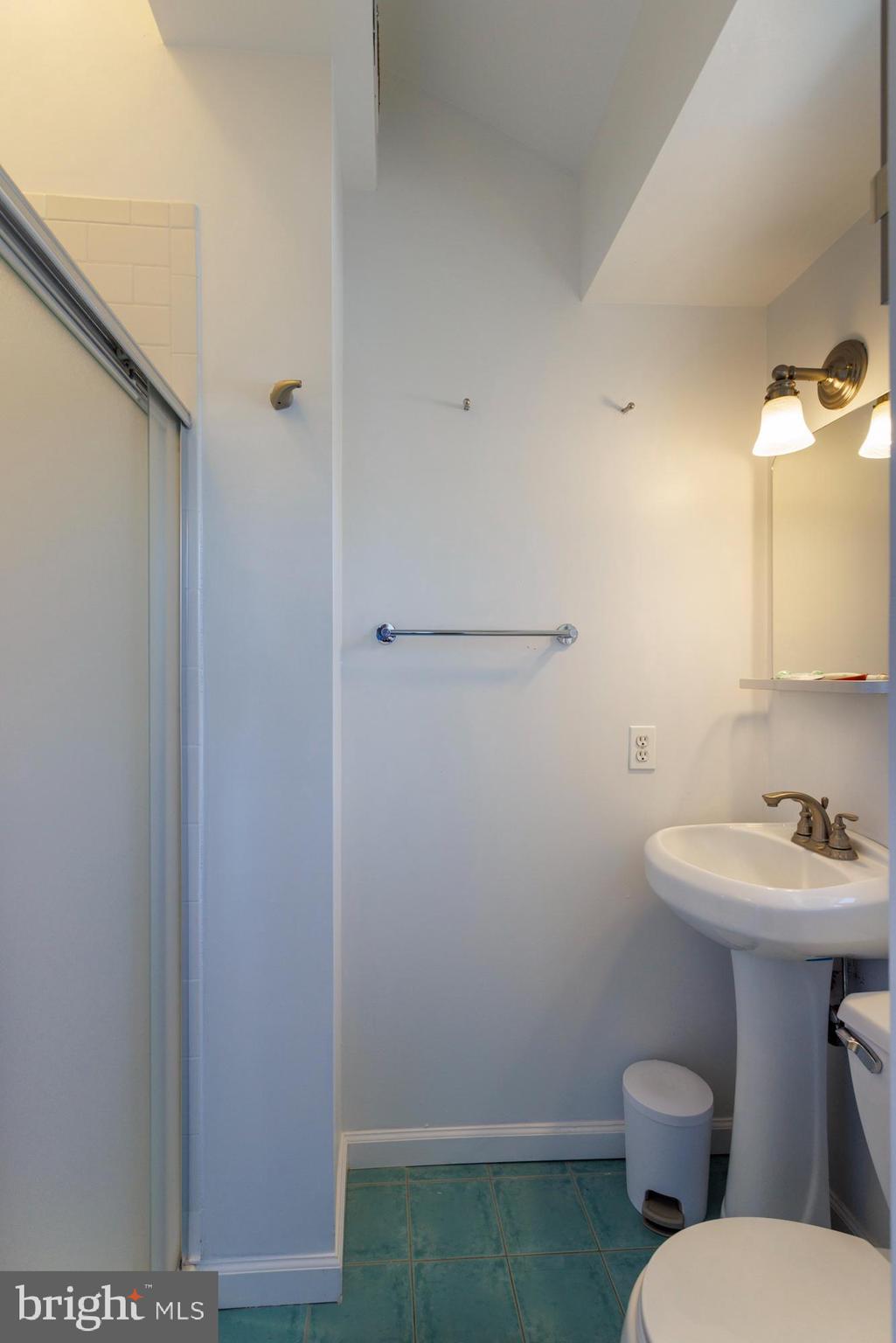 OLDE KENSINGTON - Residential Lease