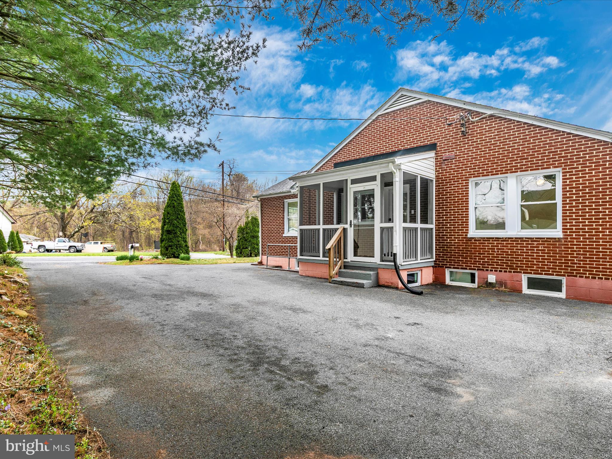 YELLOW SPRINGS - Residential