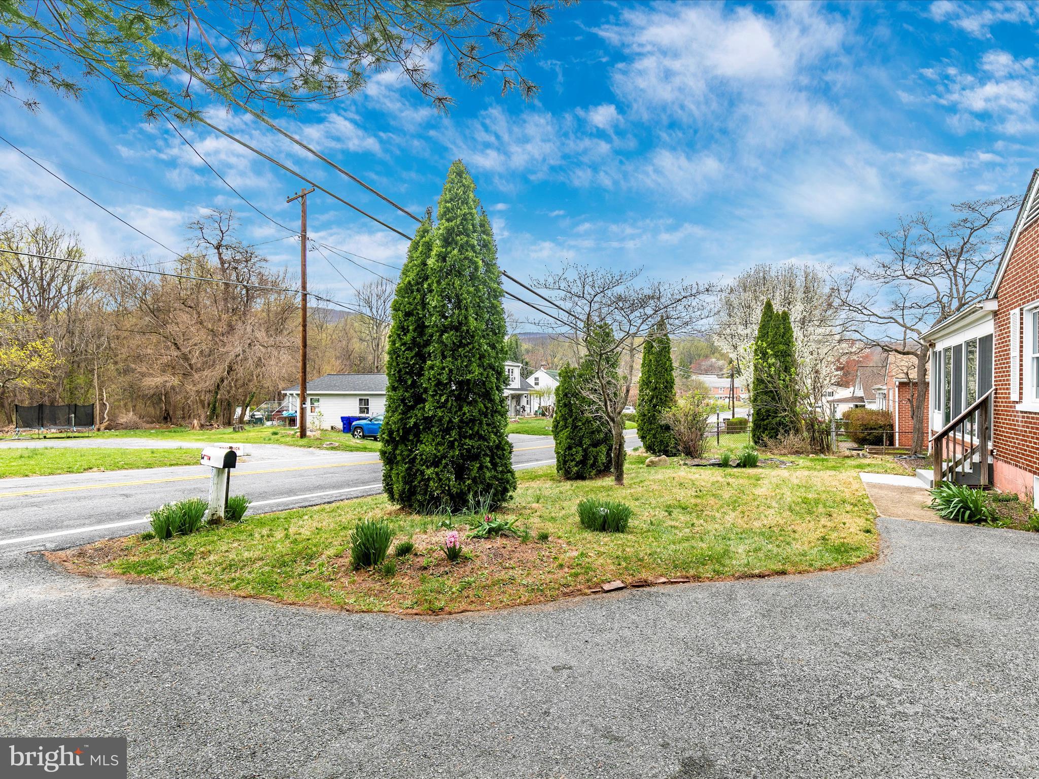 YELLOW SPRINGS - Residential