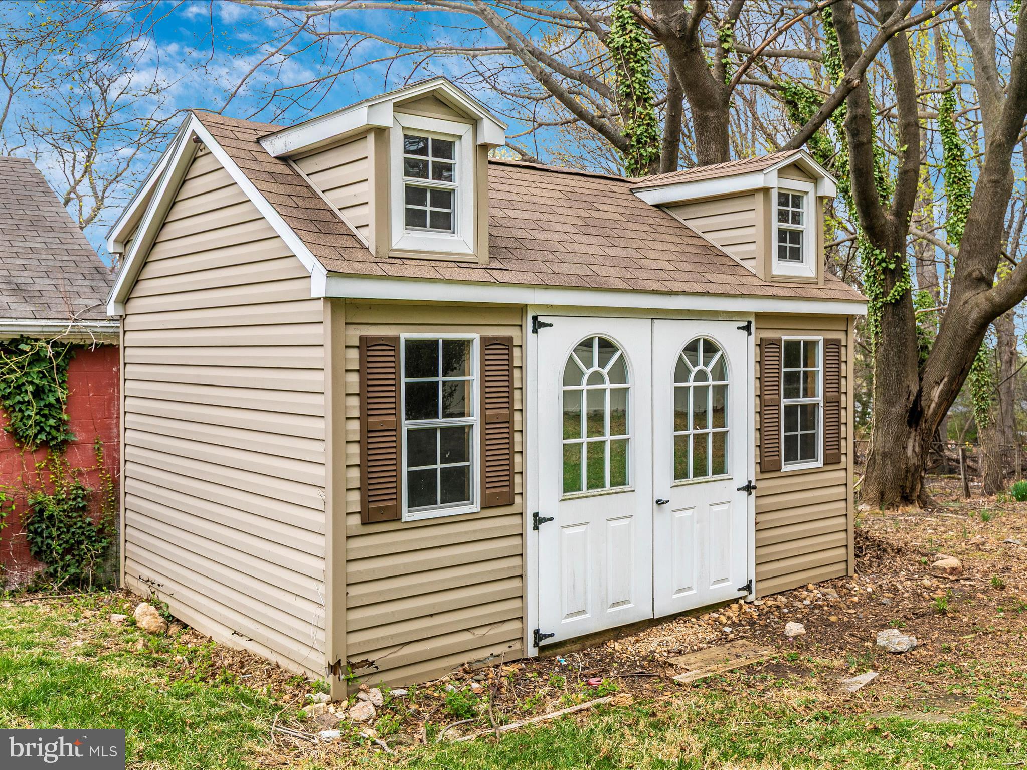 YELLOW SPRINGS - Residential