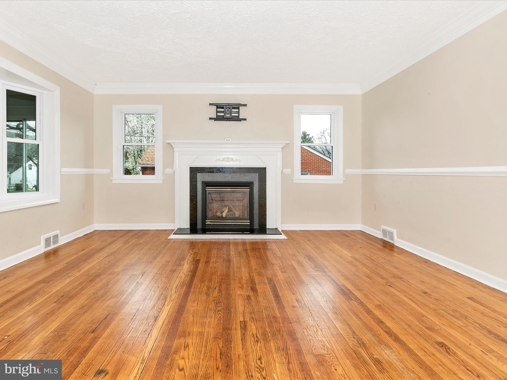 YELLOW SPRINGS - Residential