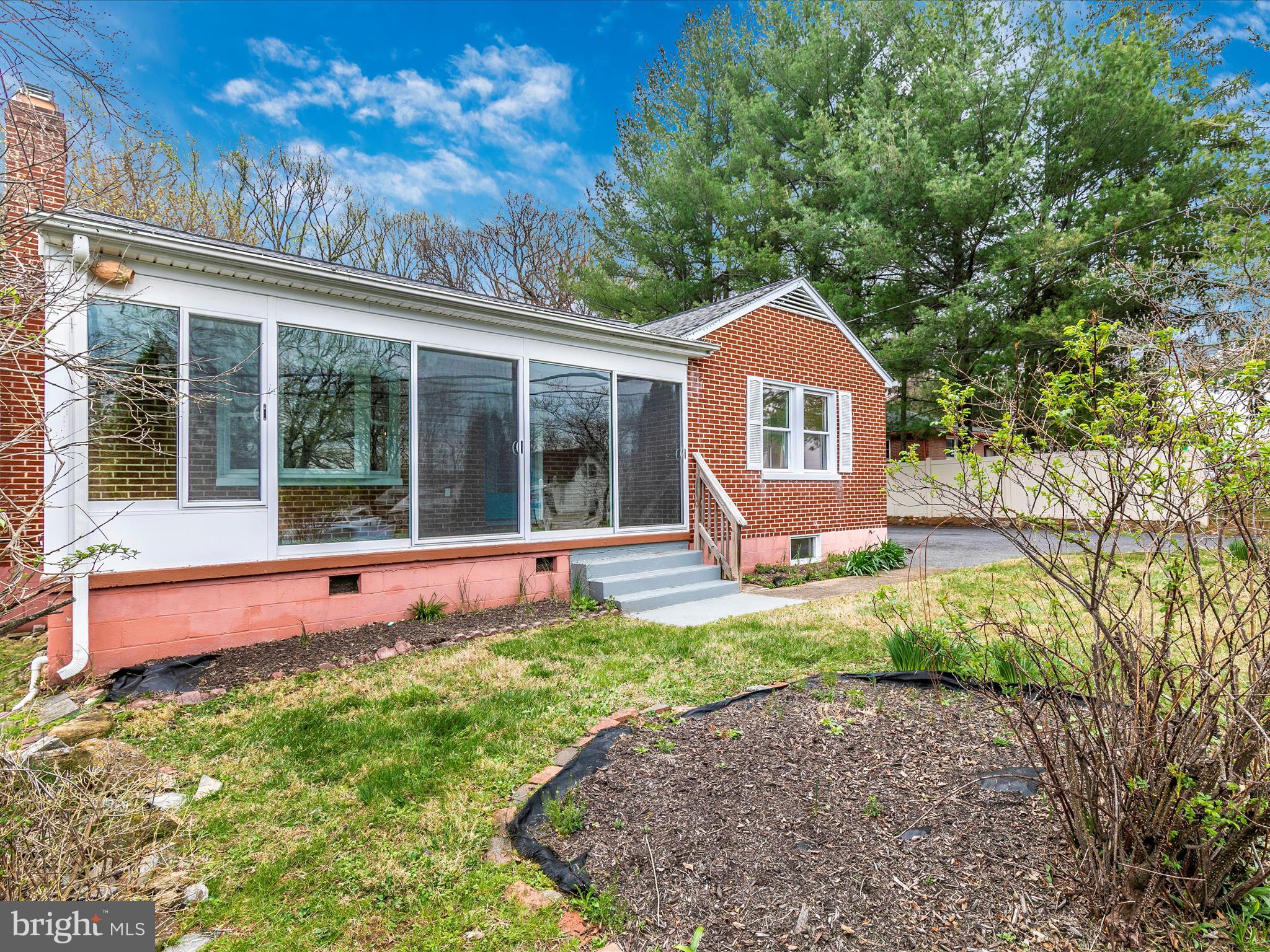 YELLOW SPRINGS - Residential