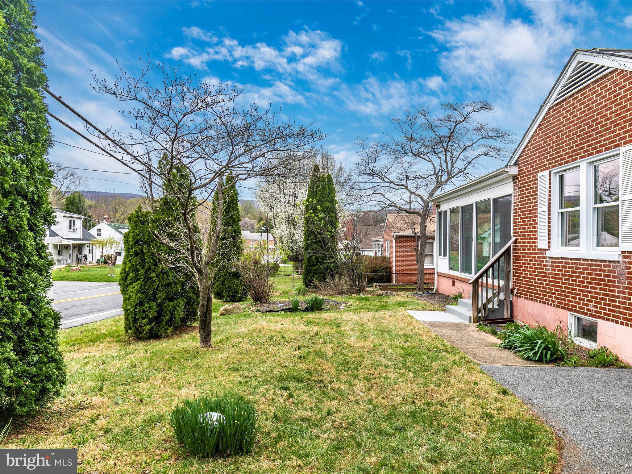 YELLOW SPRINGS - Residential