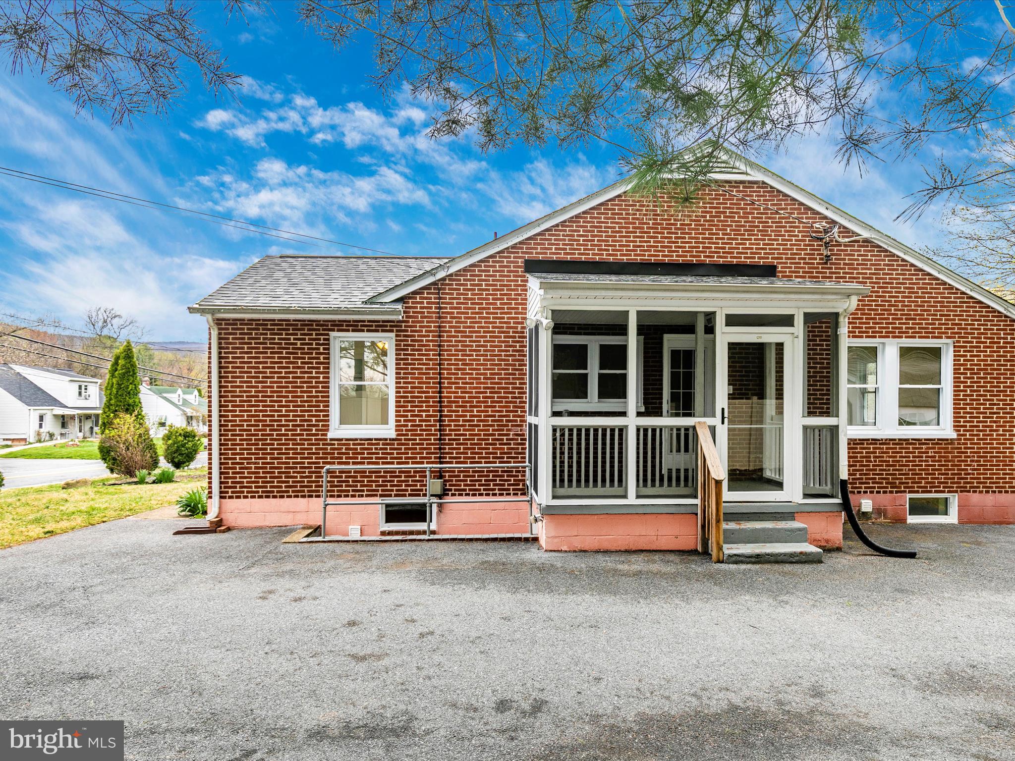 YELLOW SPRINGS - Residential