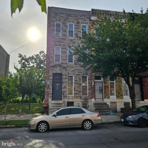 Townhouse For Rent - 813 N Fulton Avenue #1<br/> BALTIMORE, MD 21217