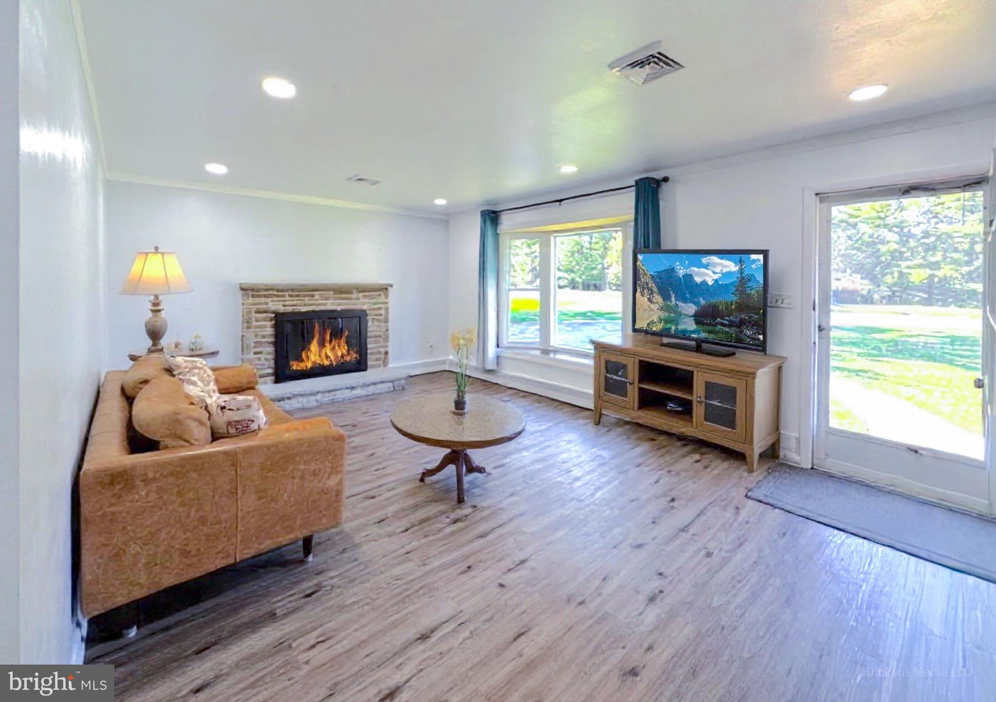 10225 GREEN CLOVER DRIVE