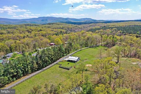 Photo of 300 Sky Meadow Lane, FRONT ROYAL, VA 22630 (MLS # VAWR2014776)