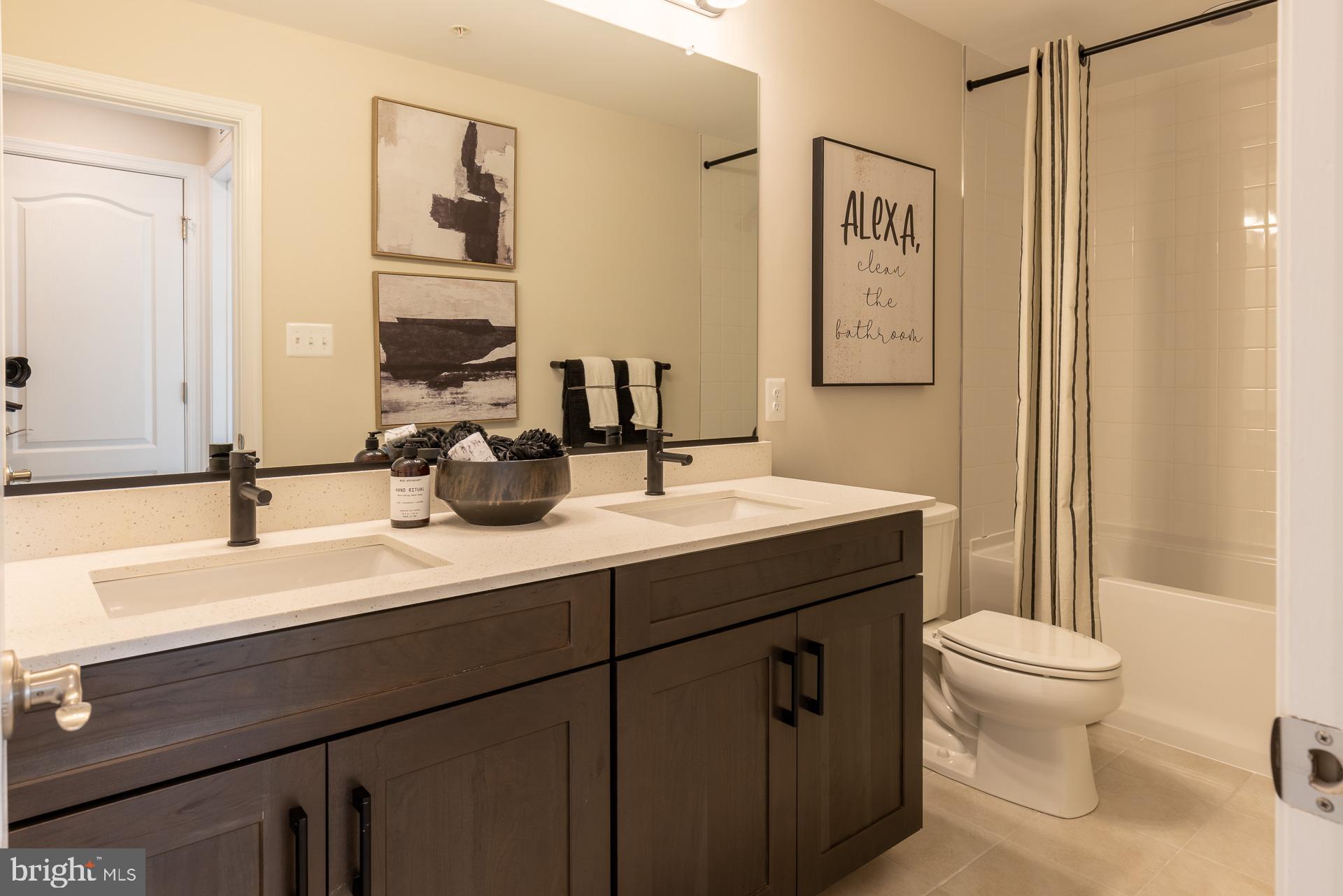 PADDOCK POINTE - Residential