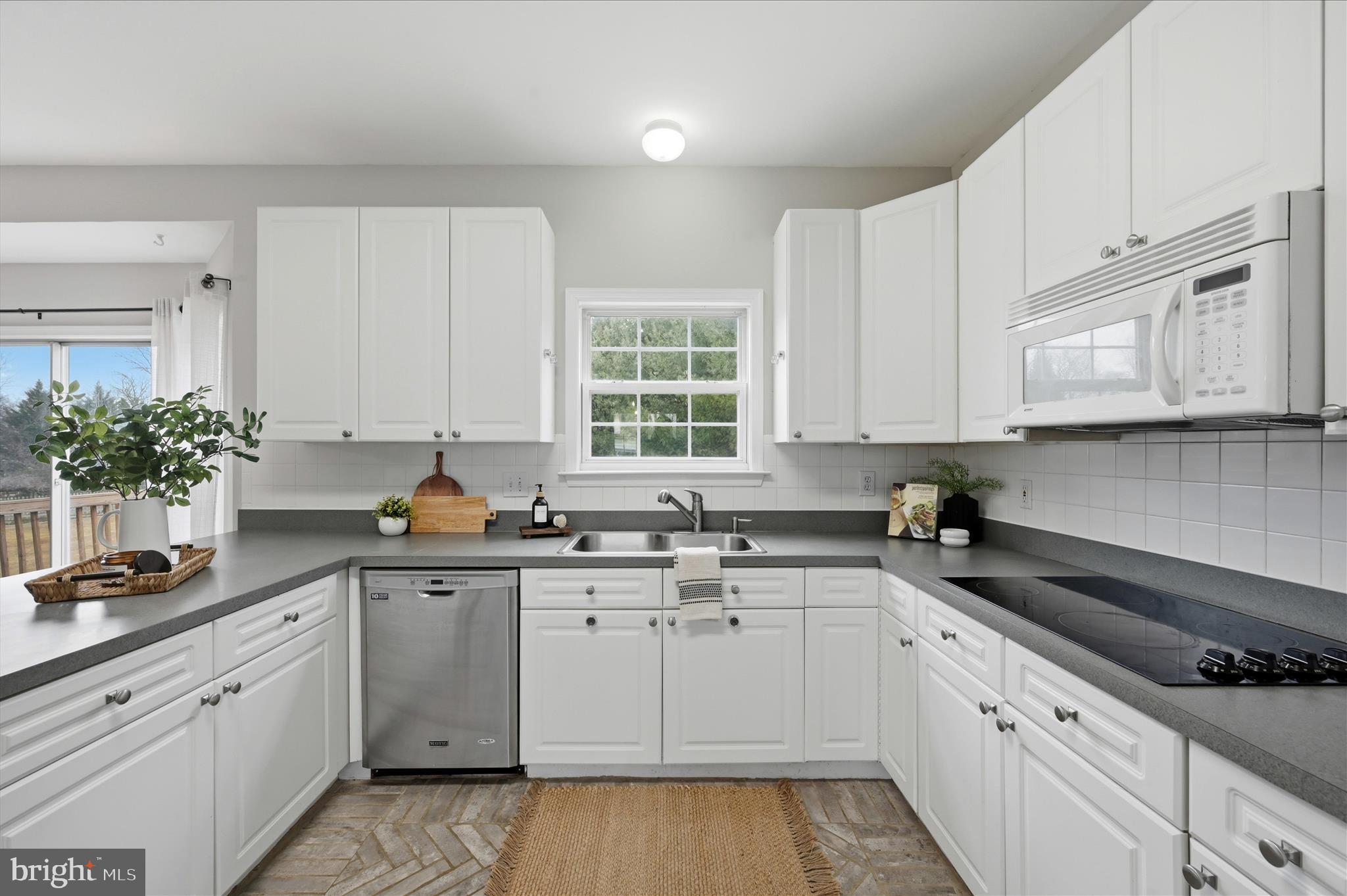 GAP VIEW VILLAGE - Residential