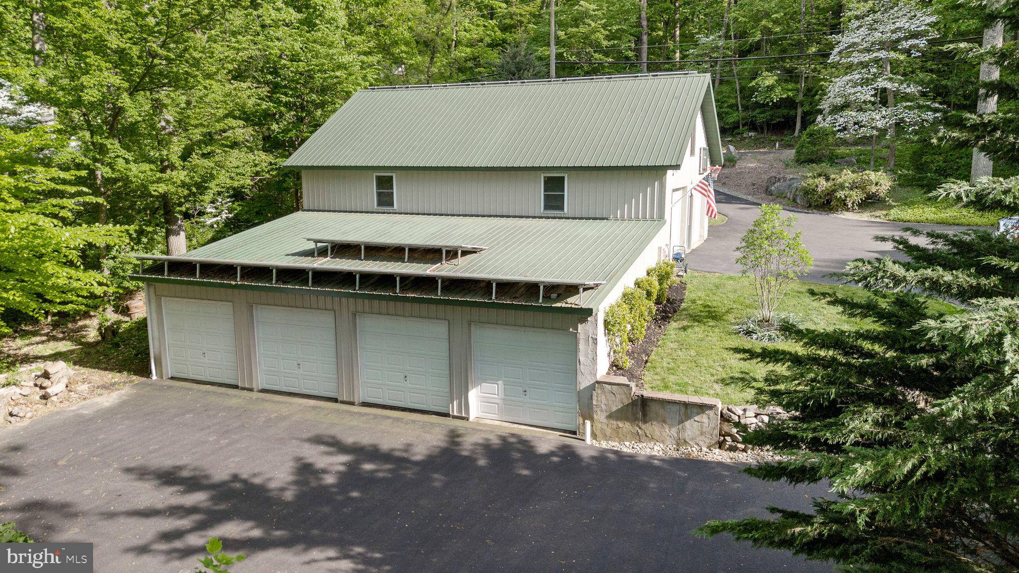 100 ACRE WOODS - Residential