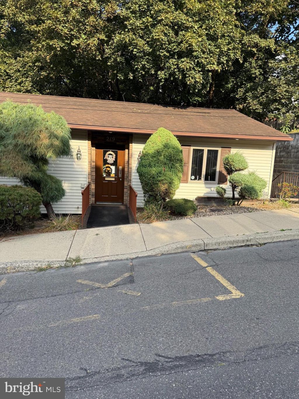 Photo of 219 N Vine Street, MOUNT CARMEL, PA 17851 (MLS # PANU2002734)