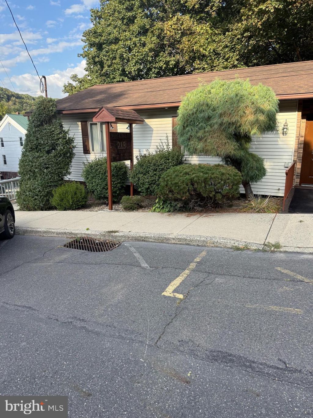 Photo of 219 N Vine Street, MOUNT CARMEL, PA 17851 (MLS # PANU2002734)