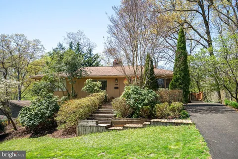 4024 Iva Lane, Annandale, VA MLS: VAFX2233684