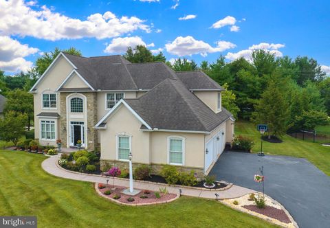 Photo of 1133 N BRISTOL DR, LITITZ, PA 17543 (MLS # PALA2038618)