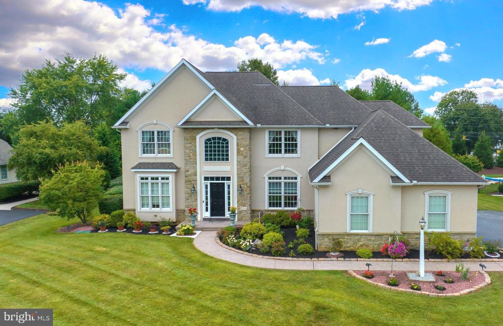 Photo of 1133 N BRISTOL DR, LITITZ, PA 17543 (MLS # PALA2038618)