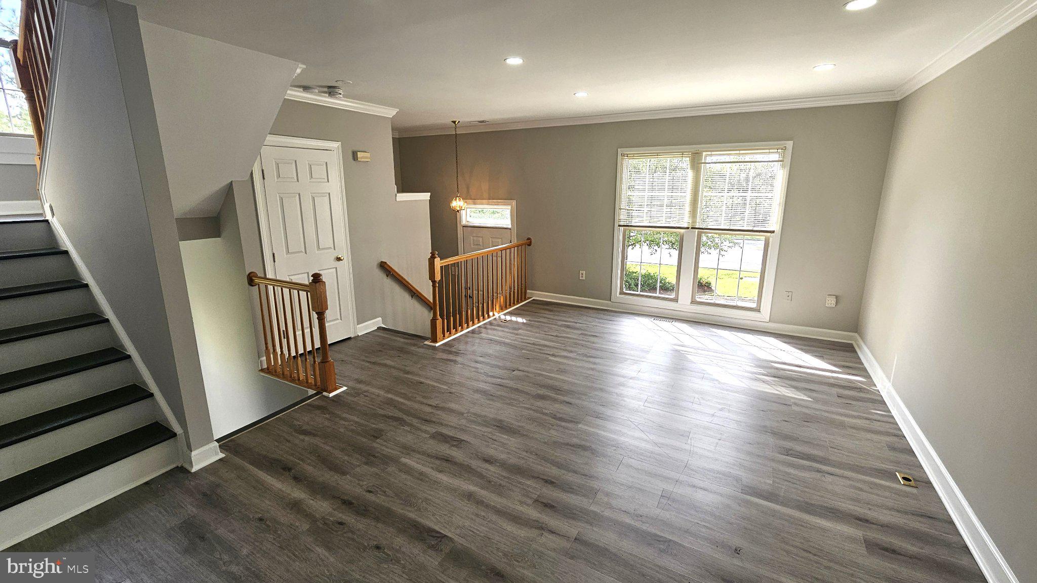 6089 FLAGSTONE COURT