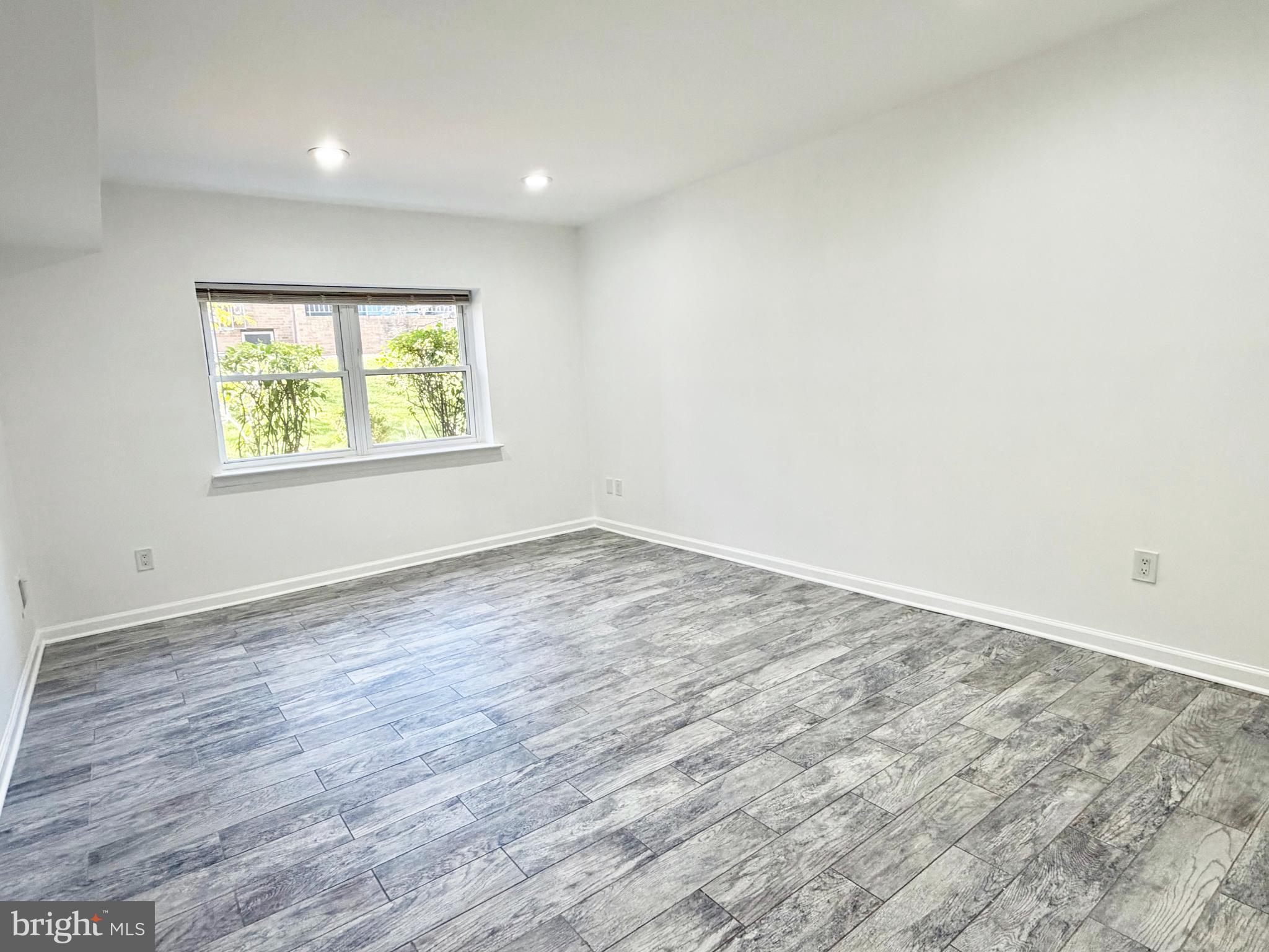 615 SHARON GARDEN COURT