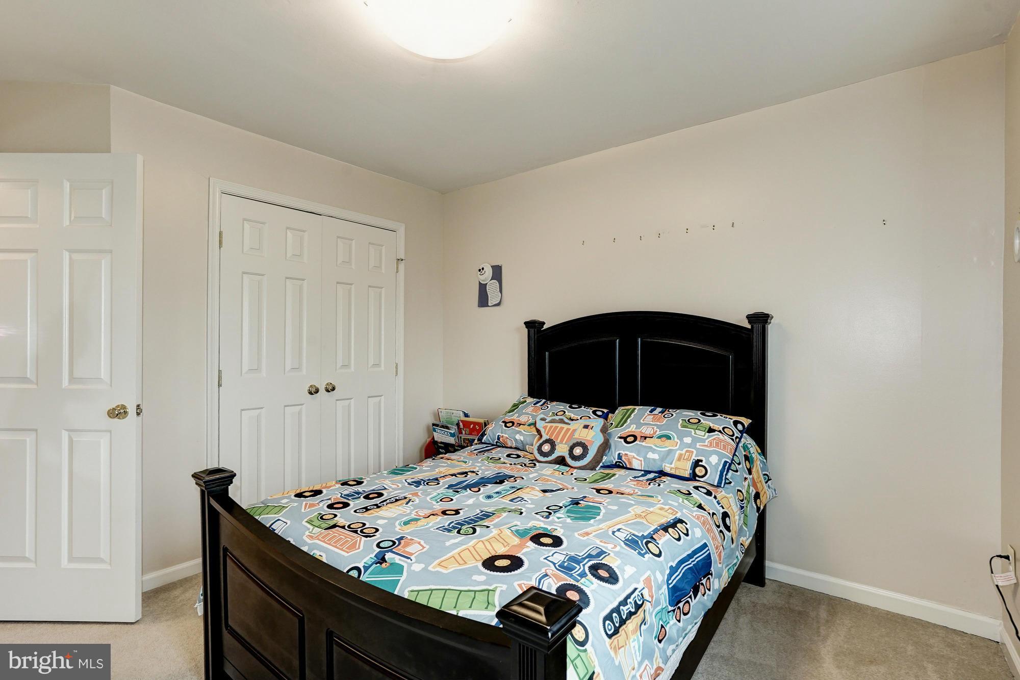 POTOMAC LAKES - Residential