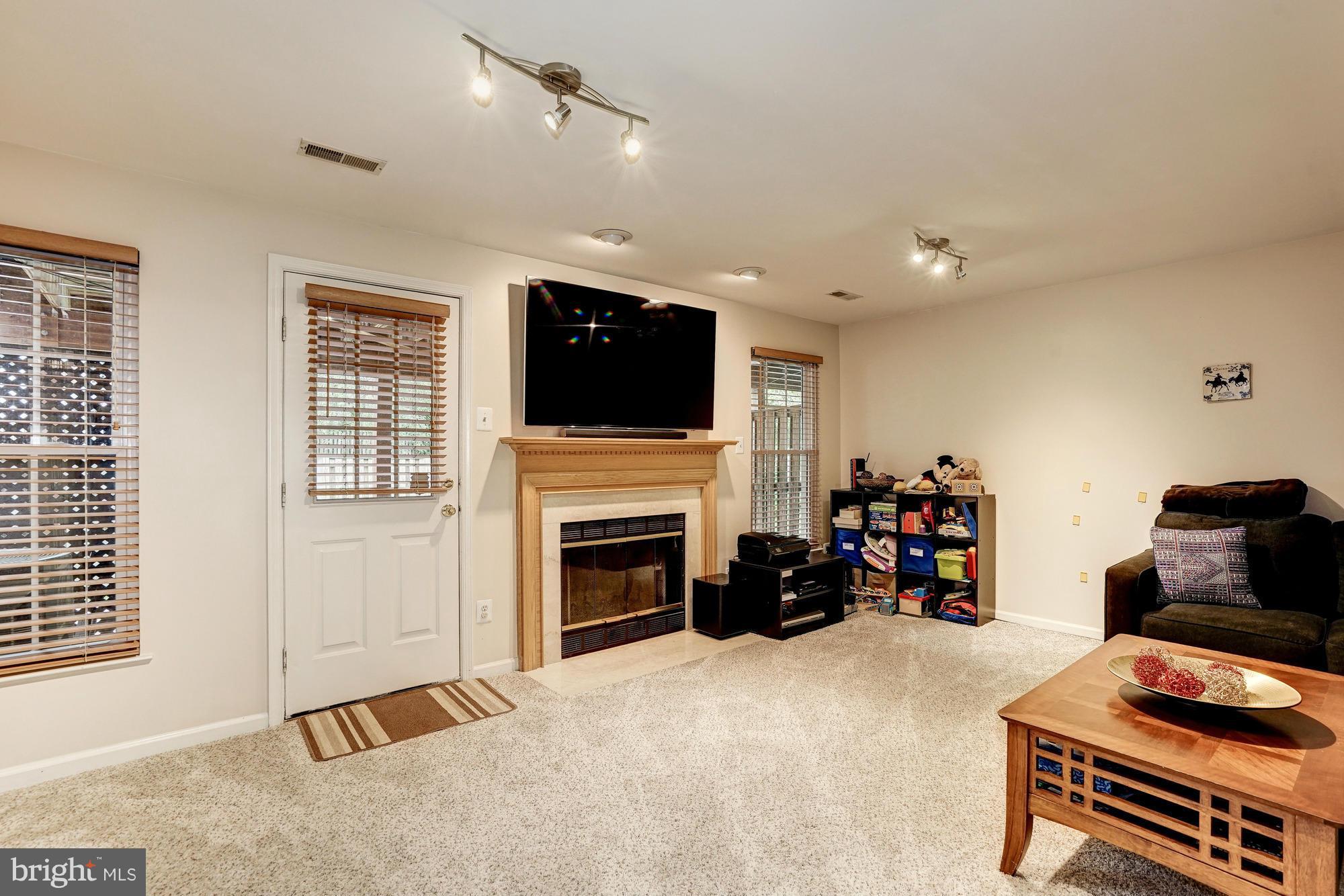 POTOMAC LAKES - Residential