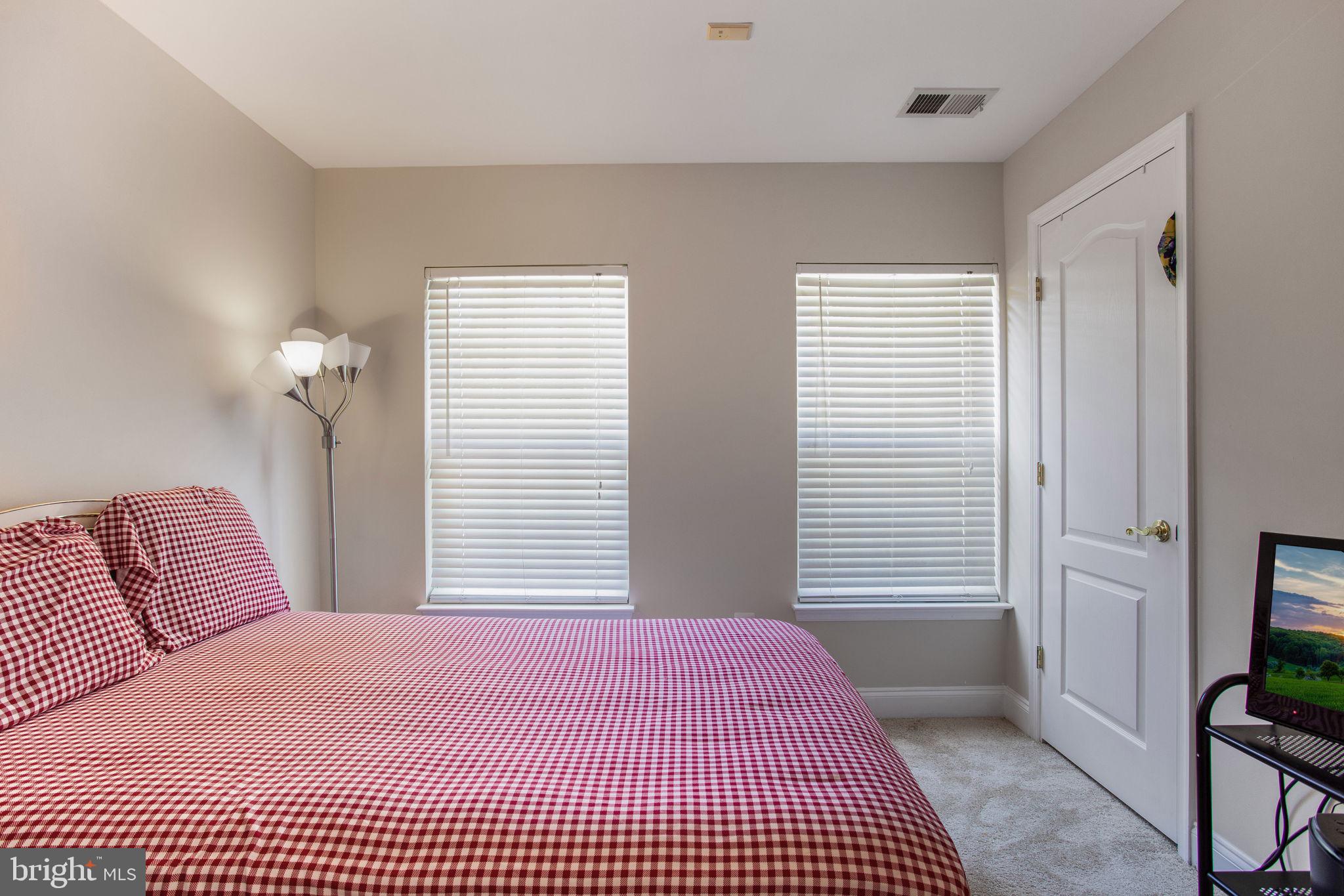 ETON SQUARE - Residential