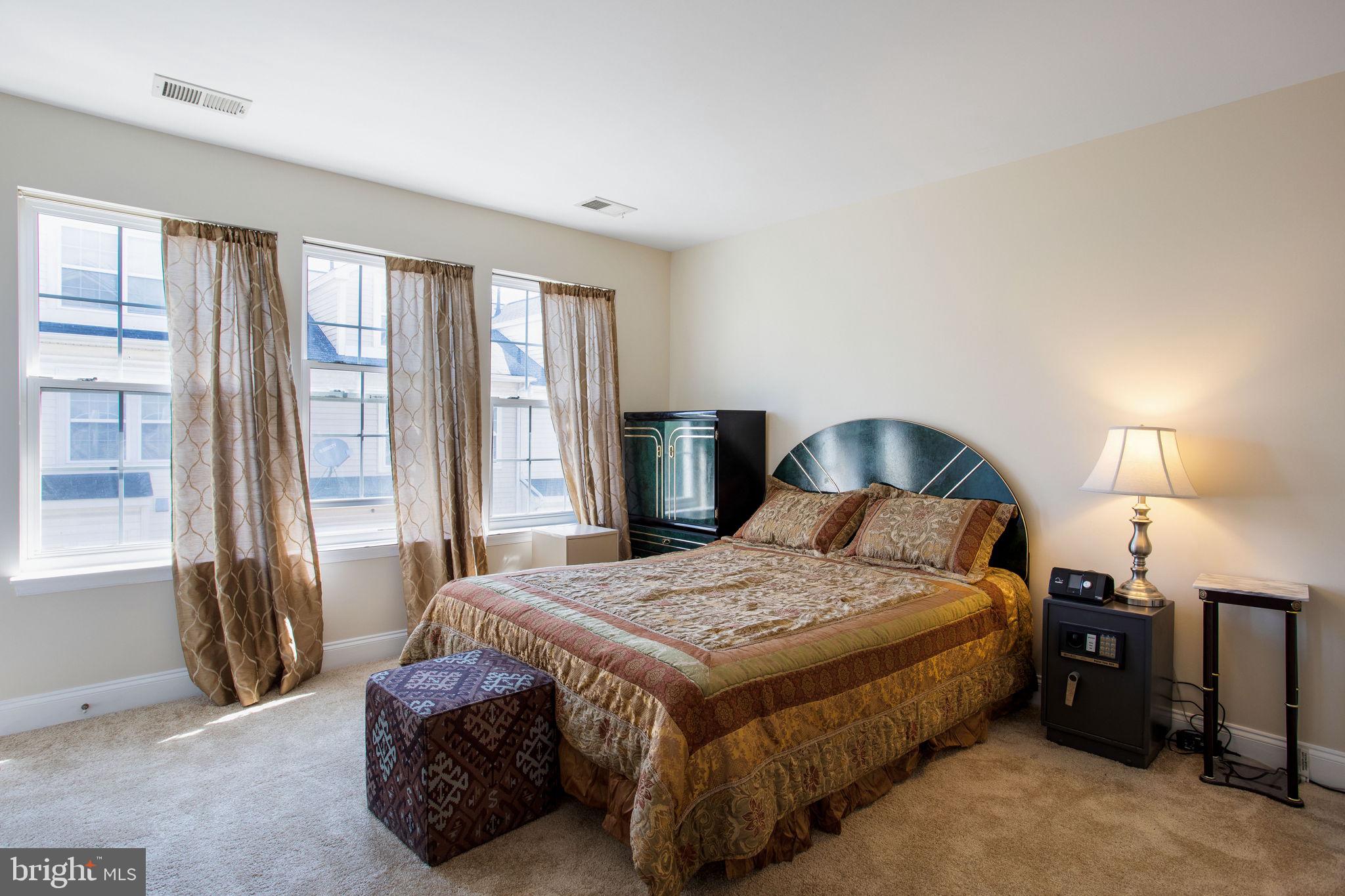 ETON SQUARE - Residential