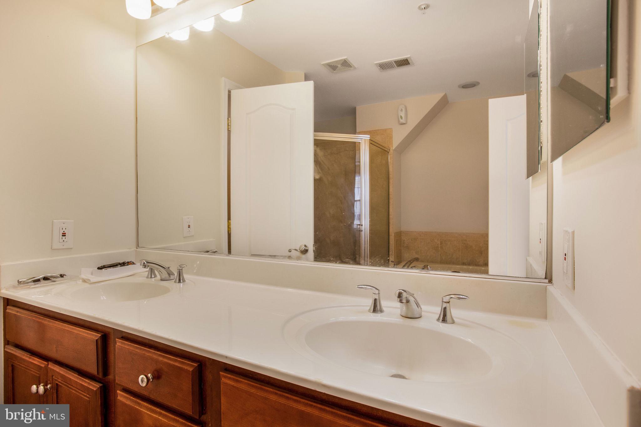 ETON SQUARE - Residential