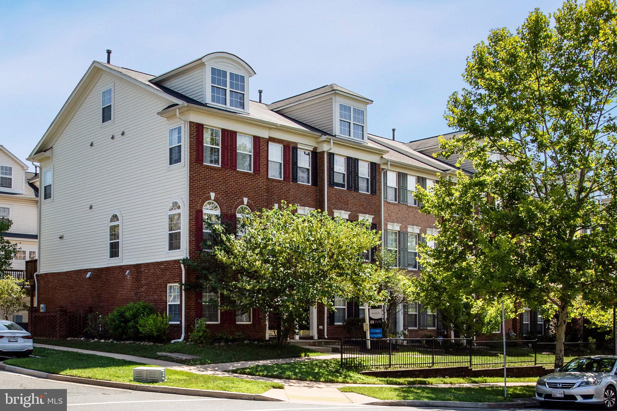 ETON SQUARE - Residential